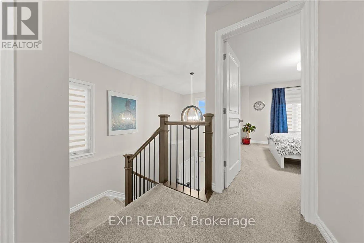 328 SERENADE CRESCENT