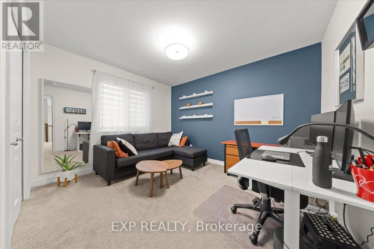 328 SERENADE CRESCENT