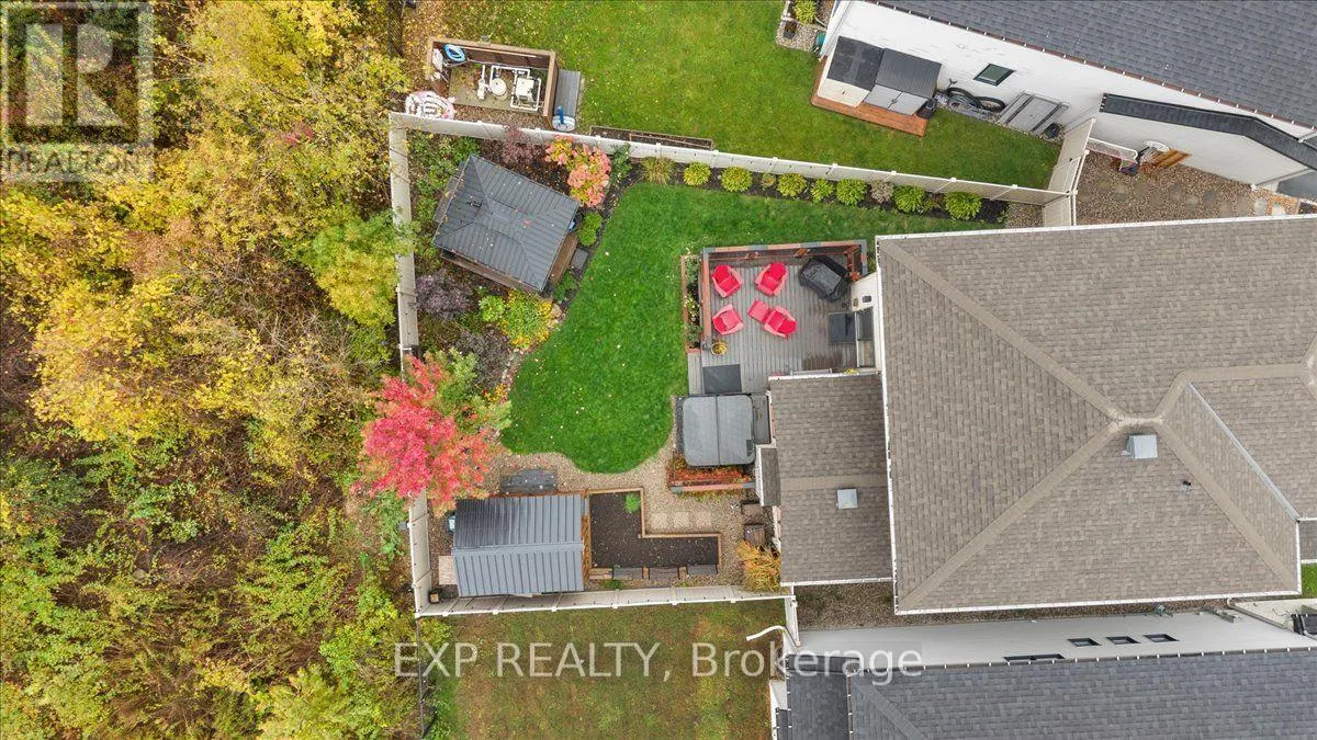 328 SERENADE CRESCENT