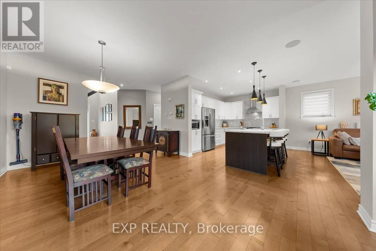 328 SERENADE CRESCENT
