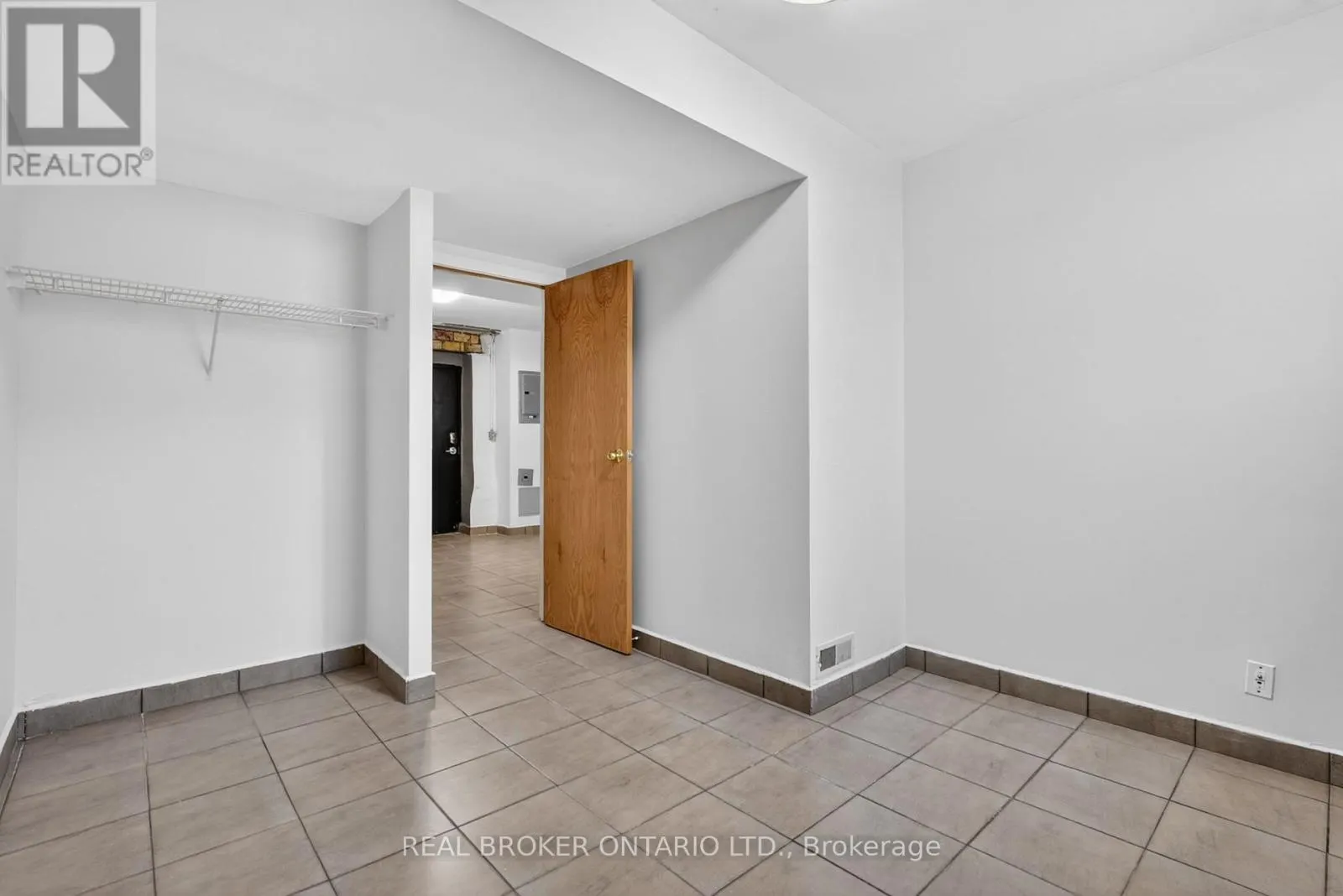 9 - 12 BRIDGEPORT ROAD E