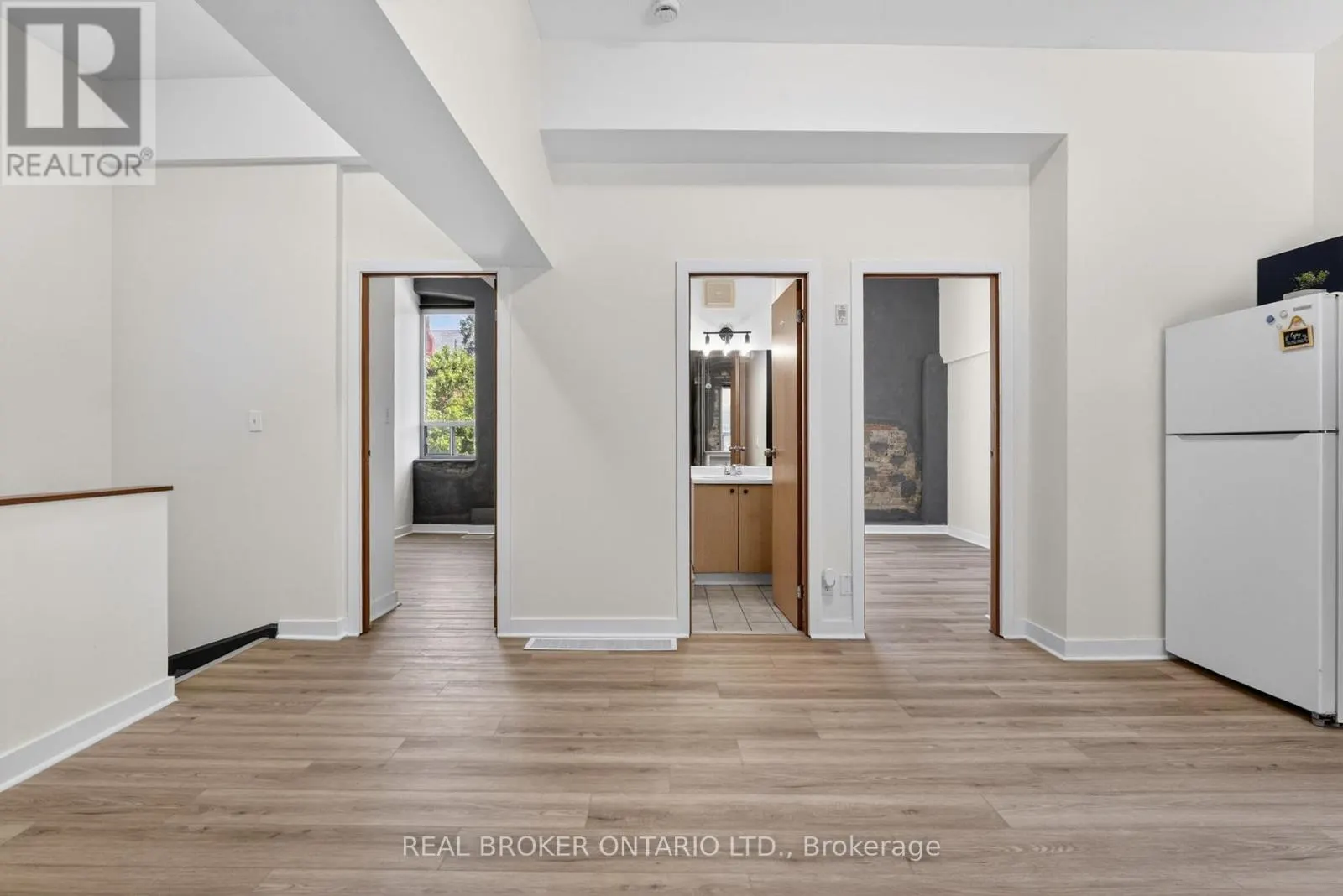 9 - 12 BRIDGEPORT ROAD E