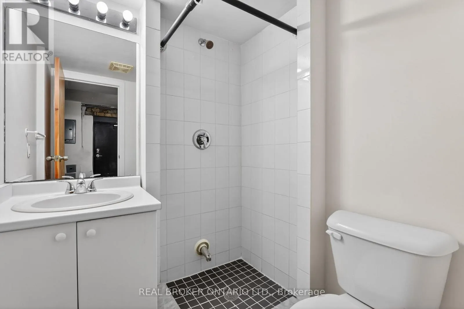 9 - 12 BRIDGEPORT ROAD E