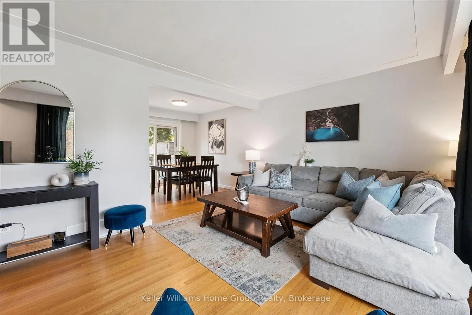 51 LONSDALE DRIVE