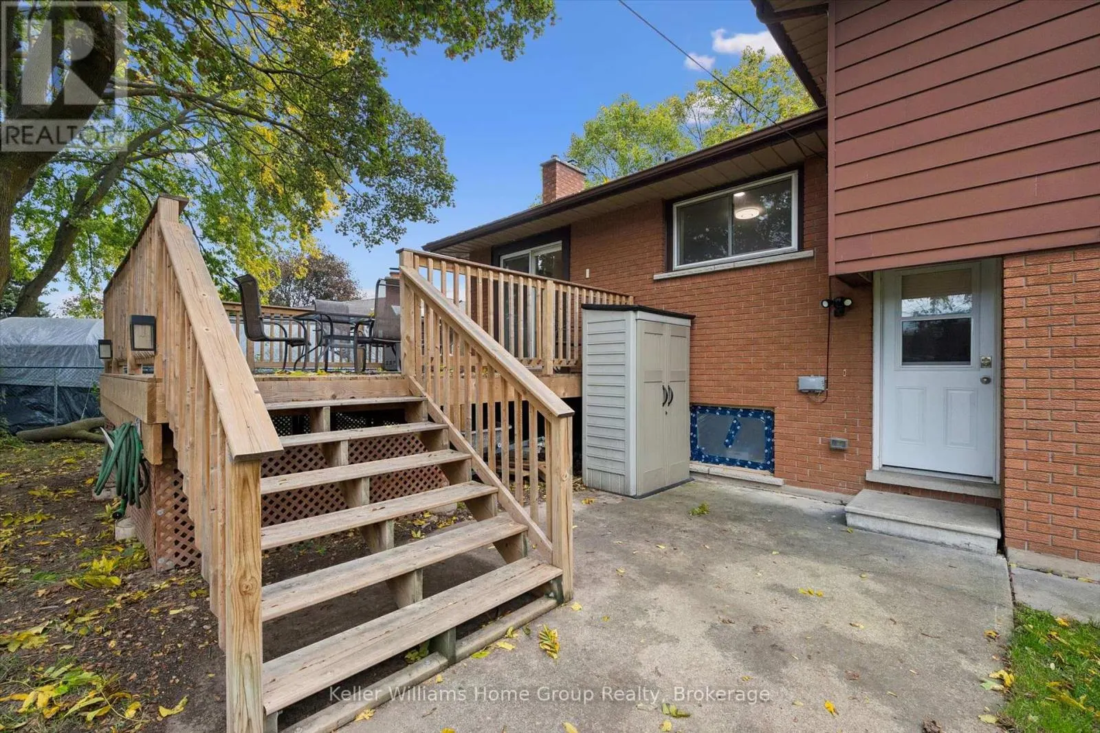 51 LONSDALE DRIVE