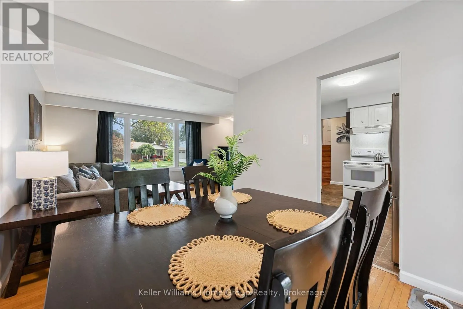 51 LONSDALE DRIVE
