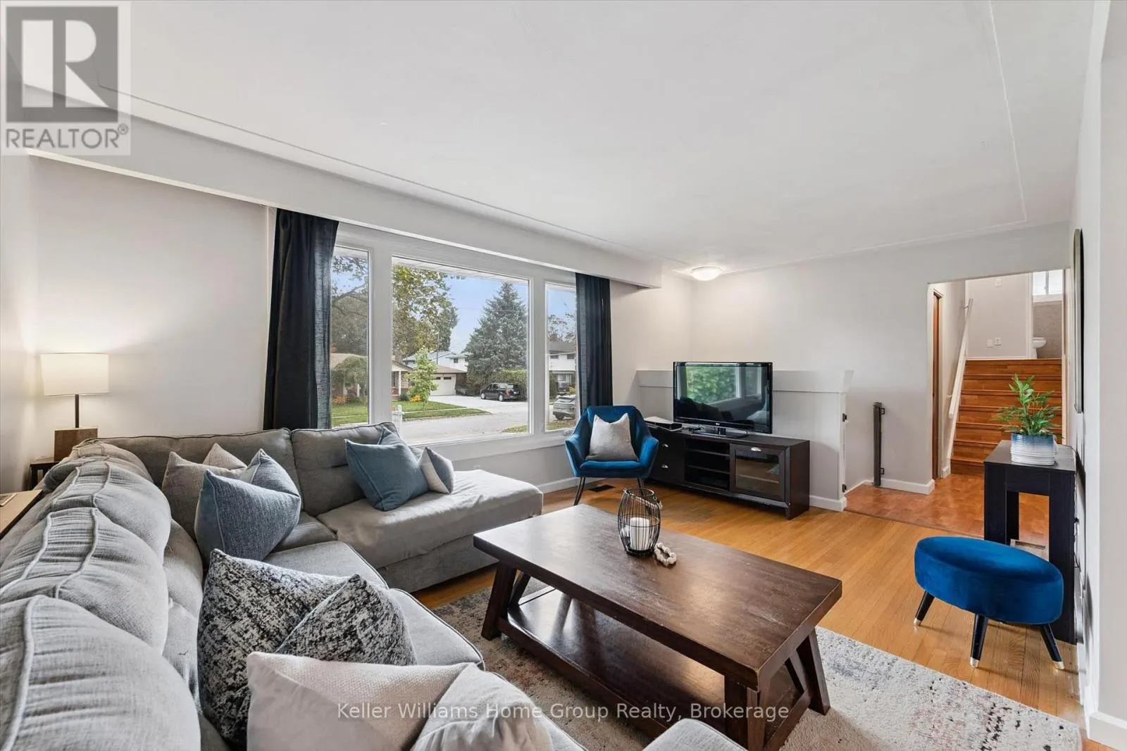 51 LONSDALE DRIVE
