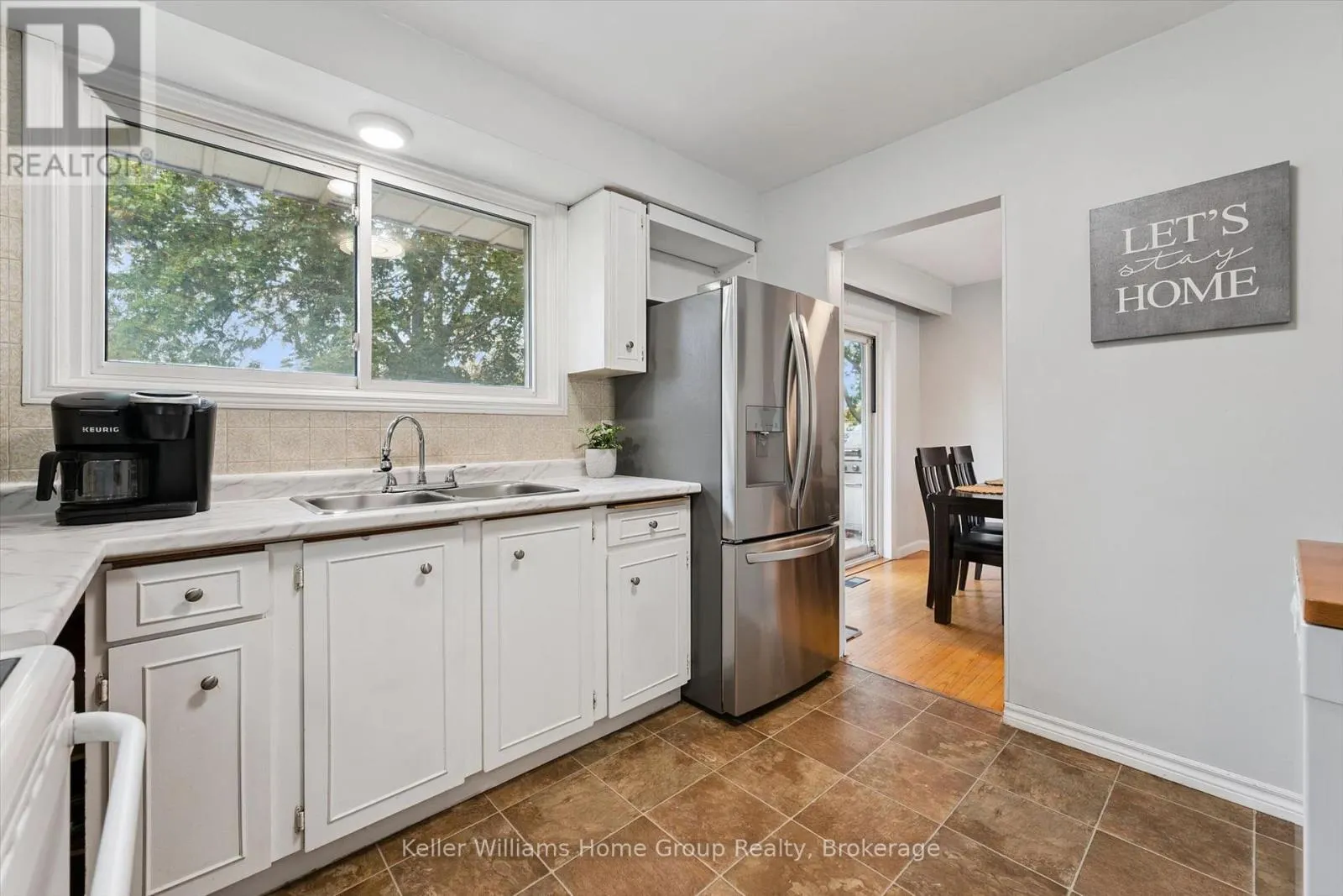 51 LONSDALE DRIVE