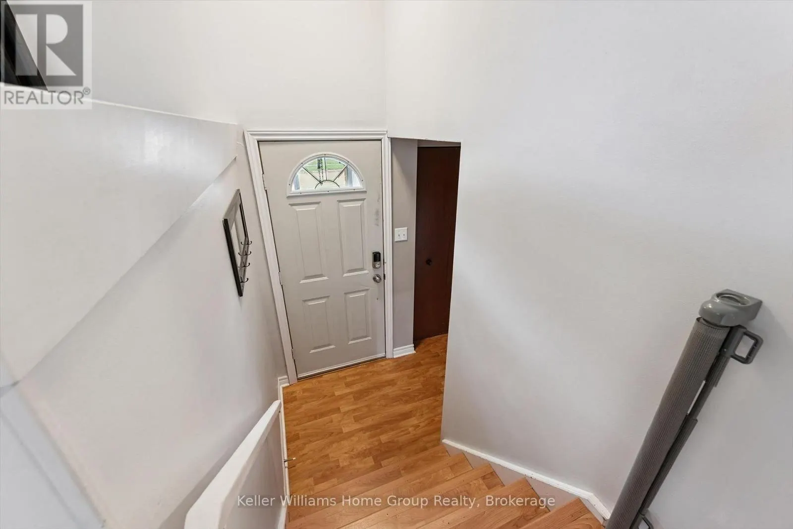 51 LONSDALE DRIVE
