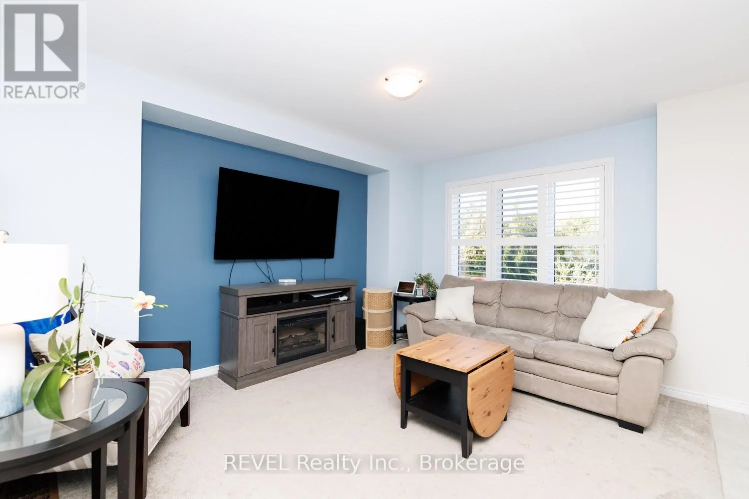 166 ESTHER CRESCENT
