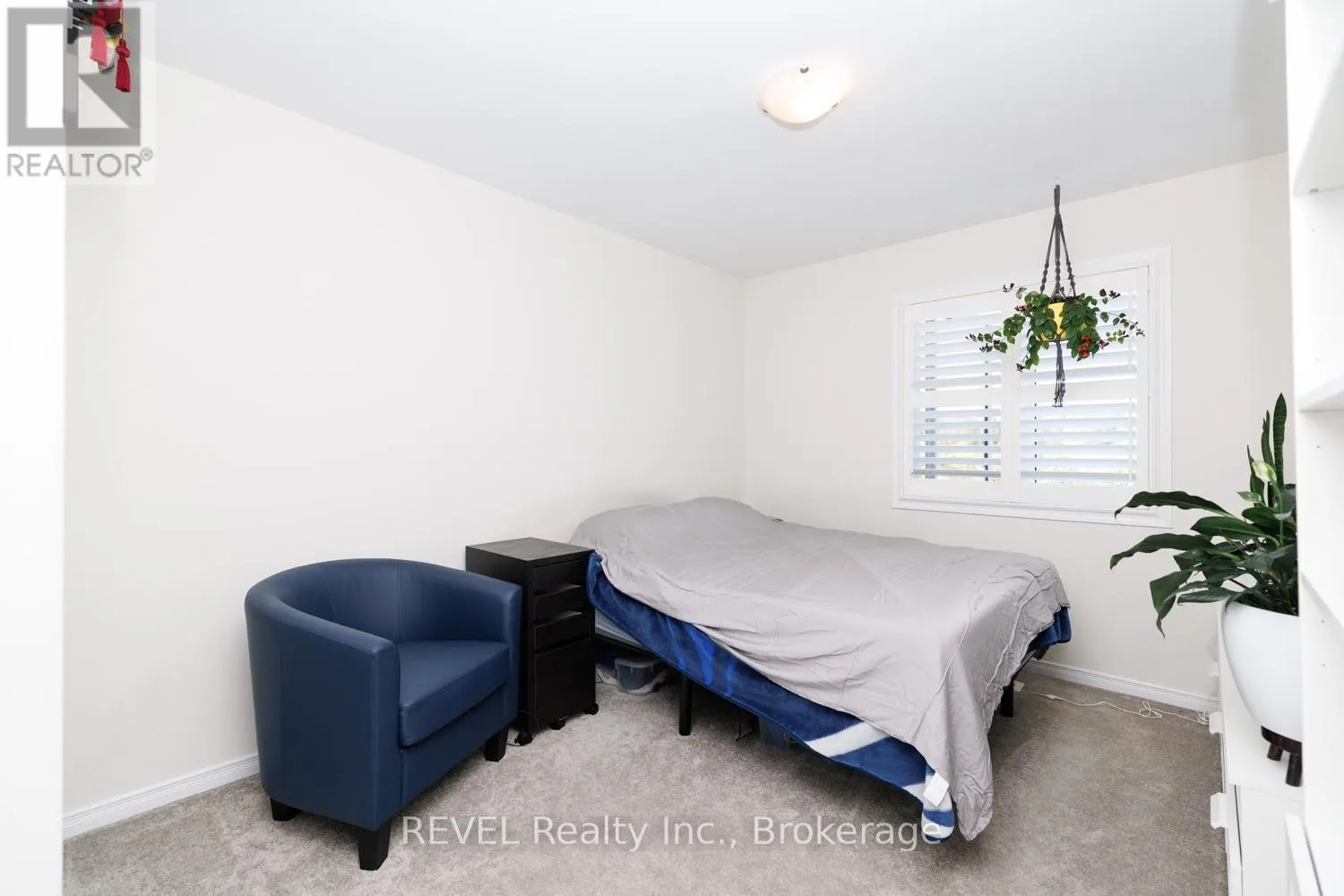 166 ESTHER CRESCENT