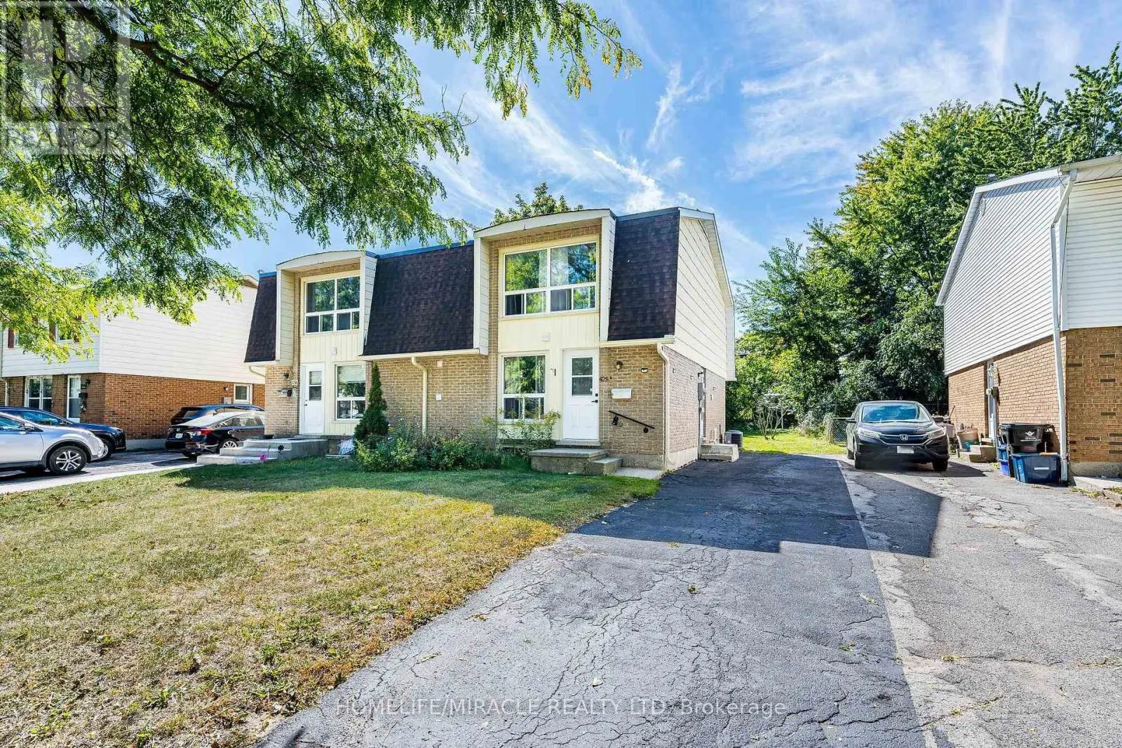 B - 425 DUNVEGAN DRIVE