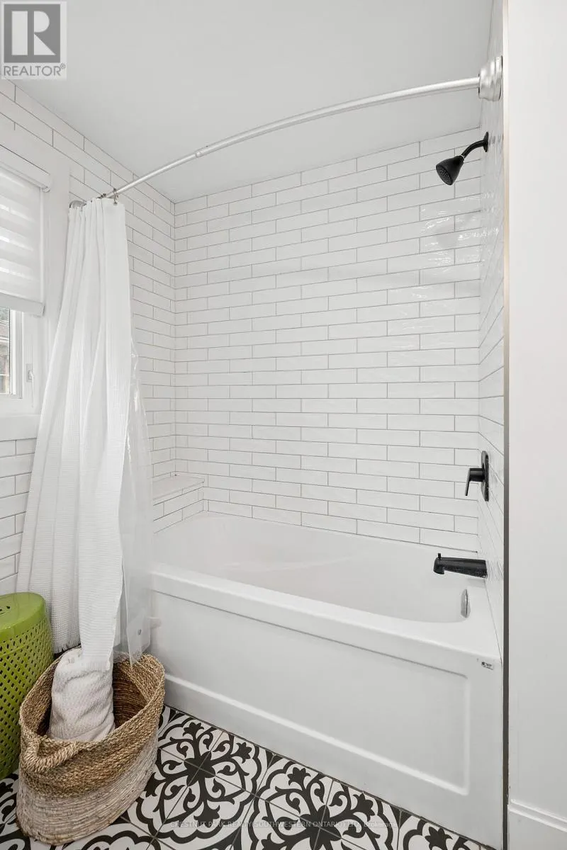 361 LEE CIRCLE