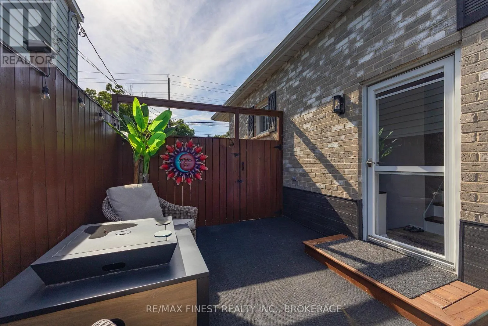 581 DIVISION STREET