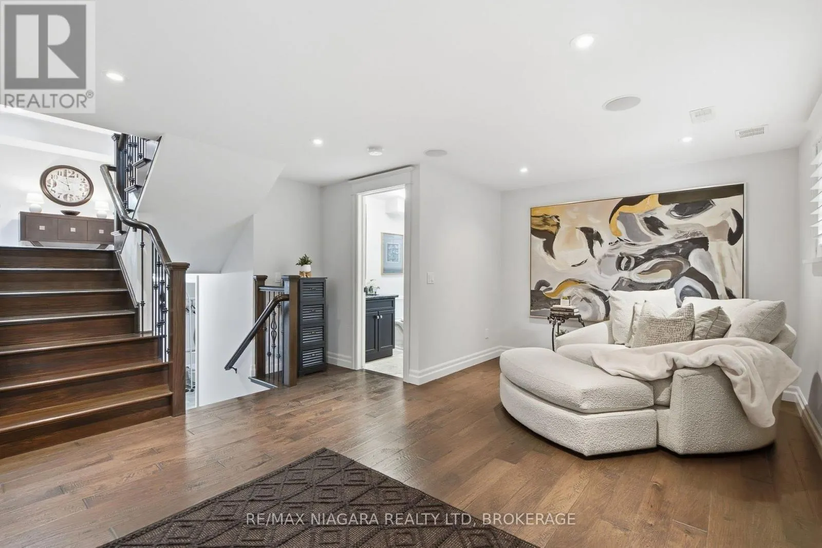 13 ROYAL HENLEY BOULEVARD