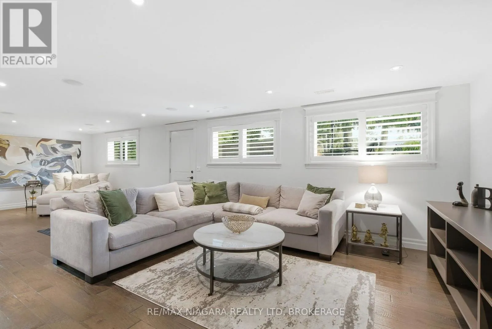 13 ROYAL HENLEY BOULEVARD