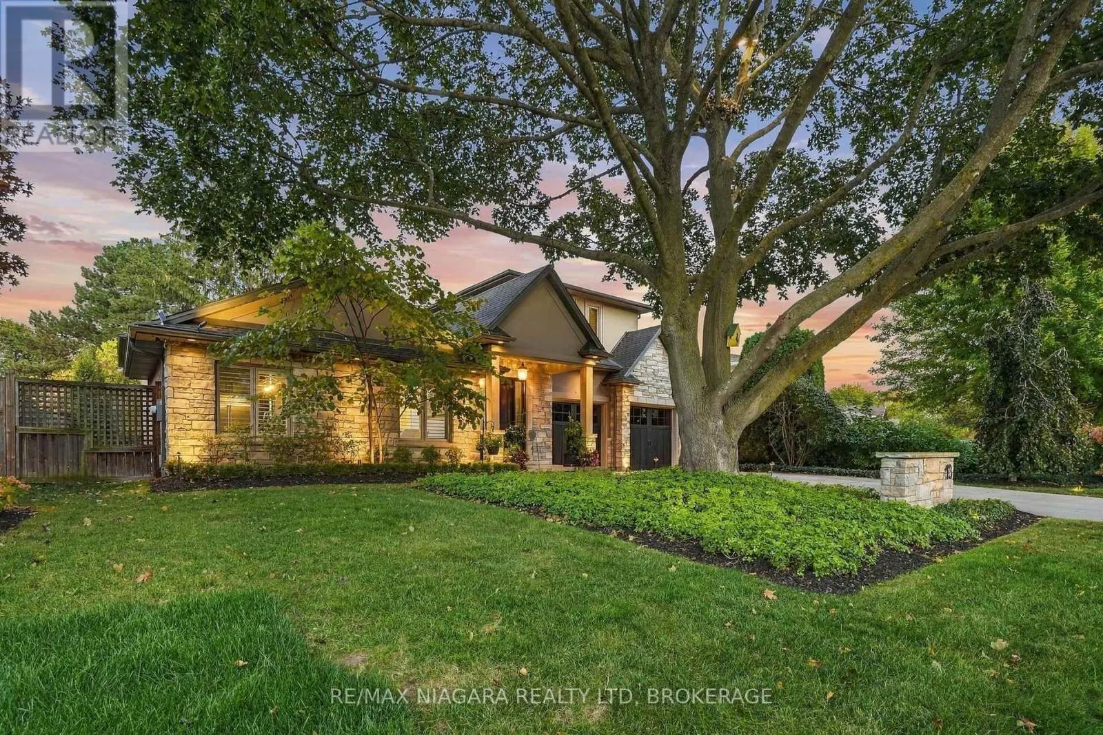 13 ROYAL HENLEY BOULEVARD