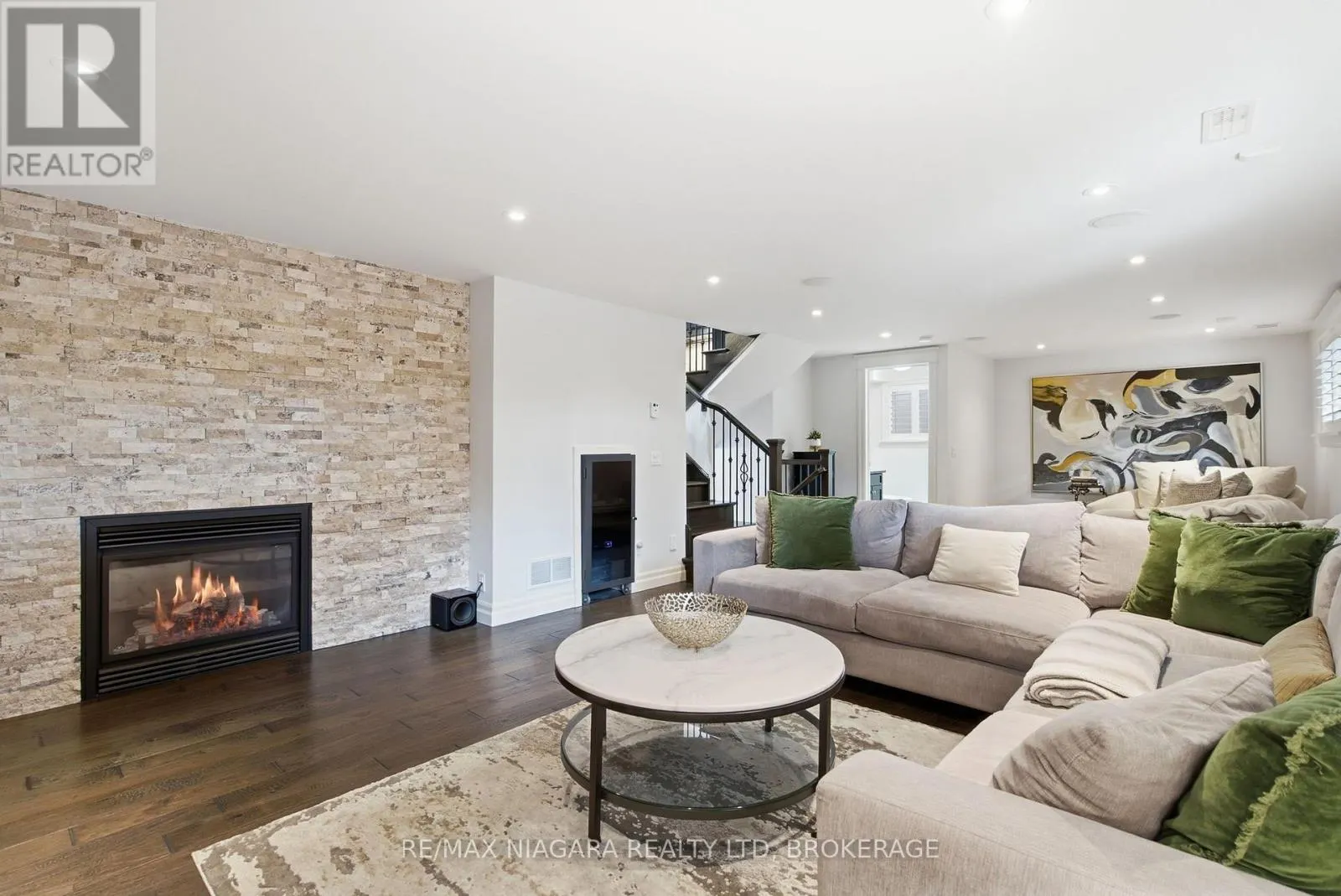 13 ROYAL HENLEY BOULEVARD