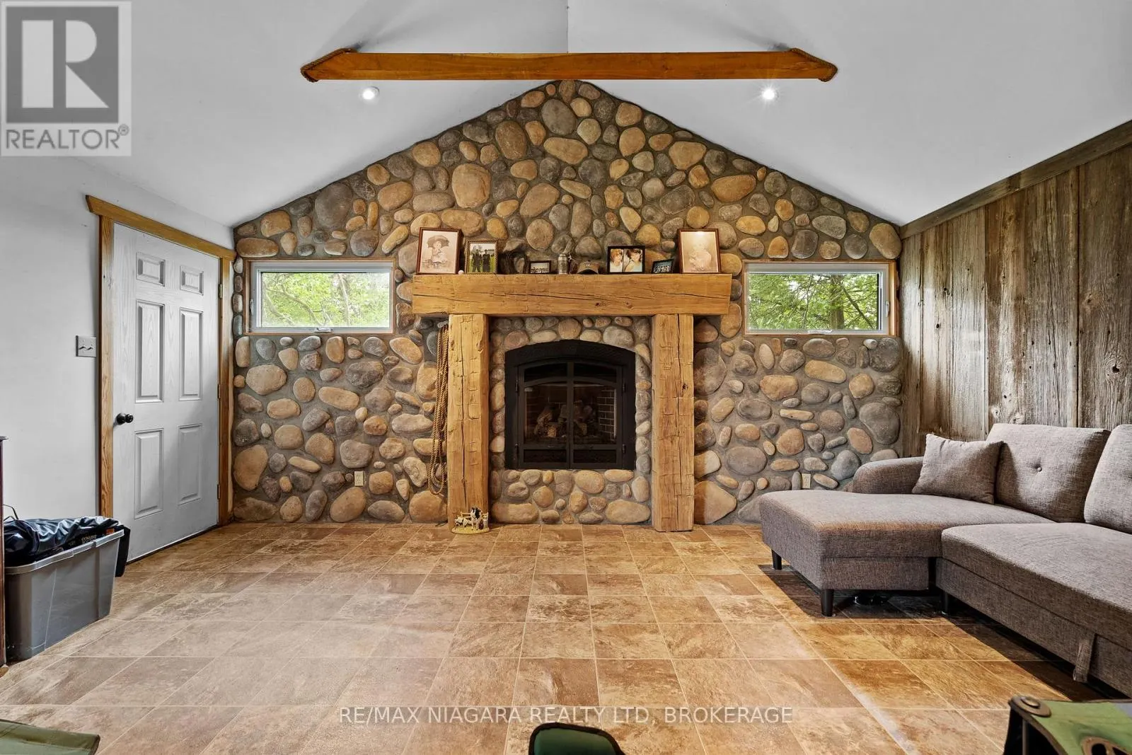 12213 LAKESHORE ROAD