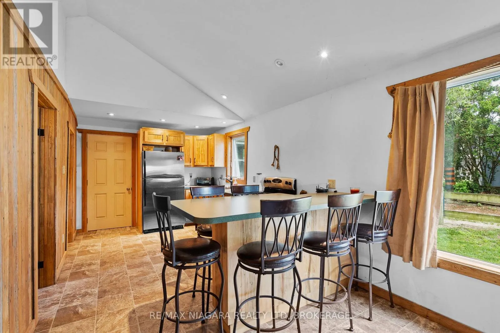 12213 LAKESHORE ROAD