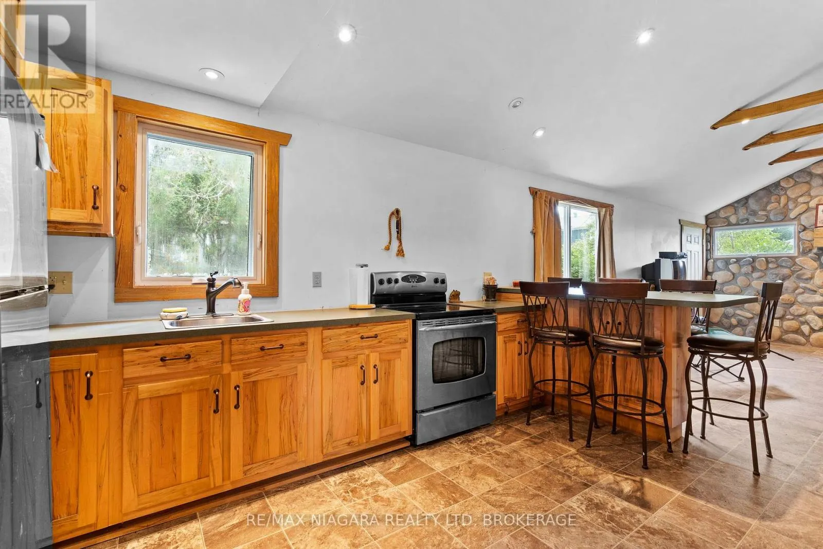 12213 LAKESHORE ROAD