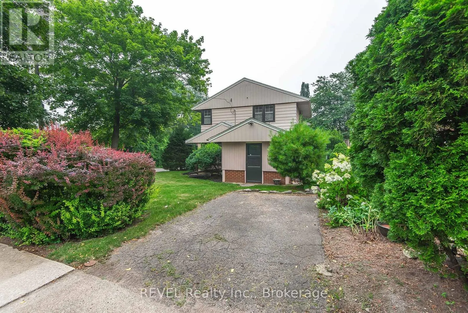 113 ST. PAUL CRESCENT