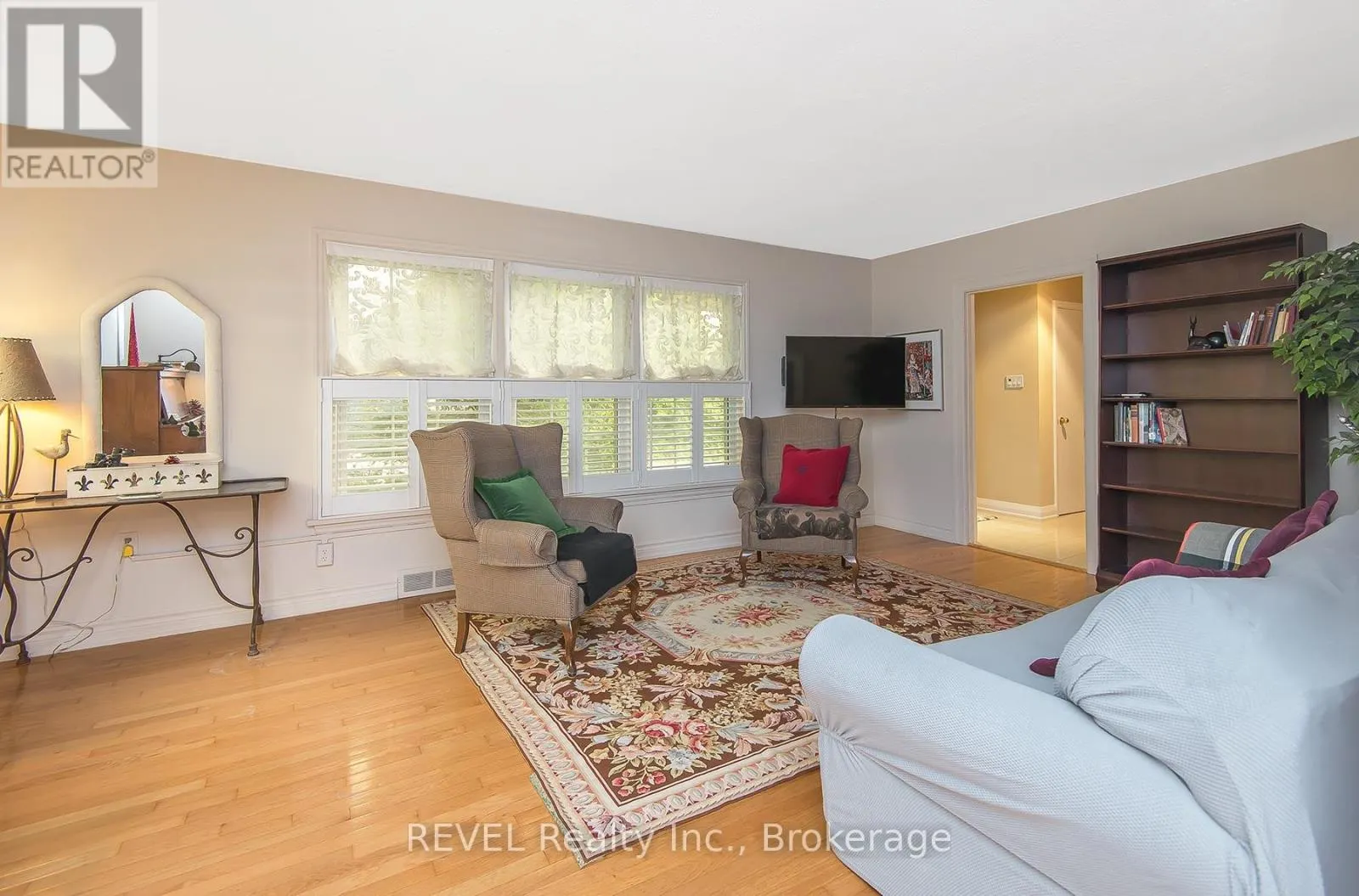 113 ST. PAUL CRESCENT