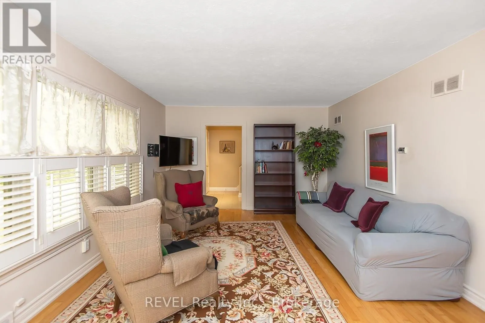 113 ST. PAUL CRESCENT