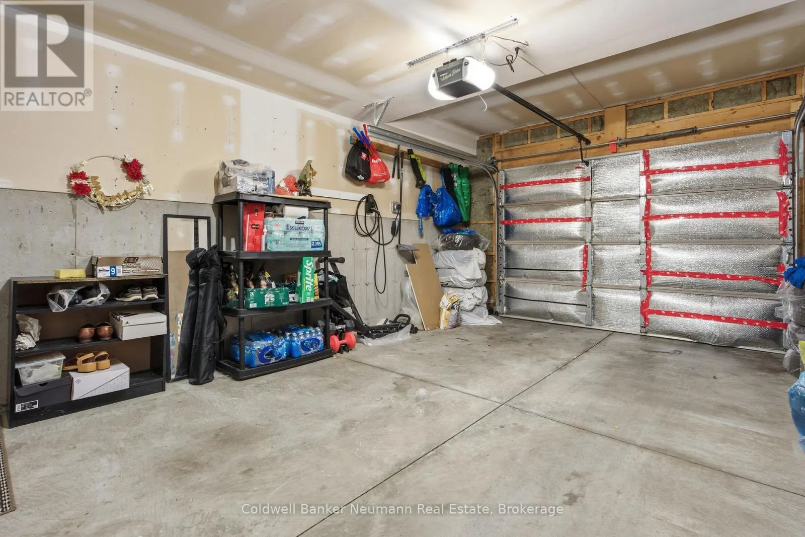110 OAKES CRESCENT