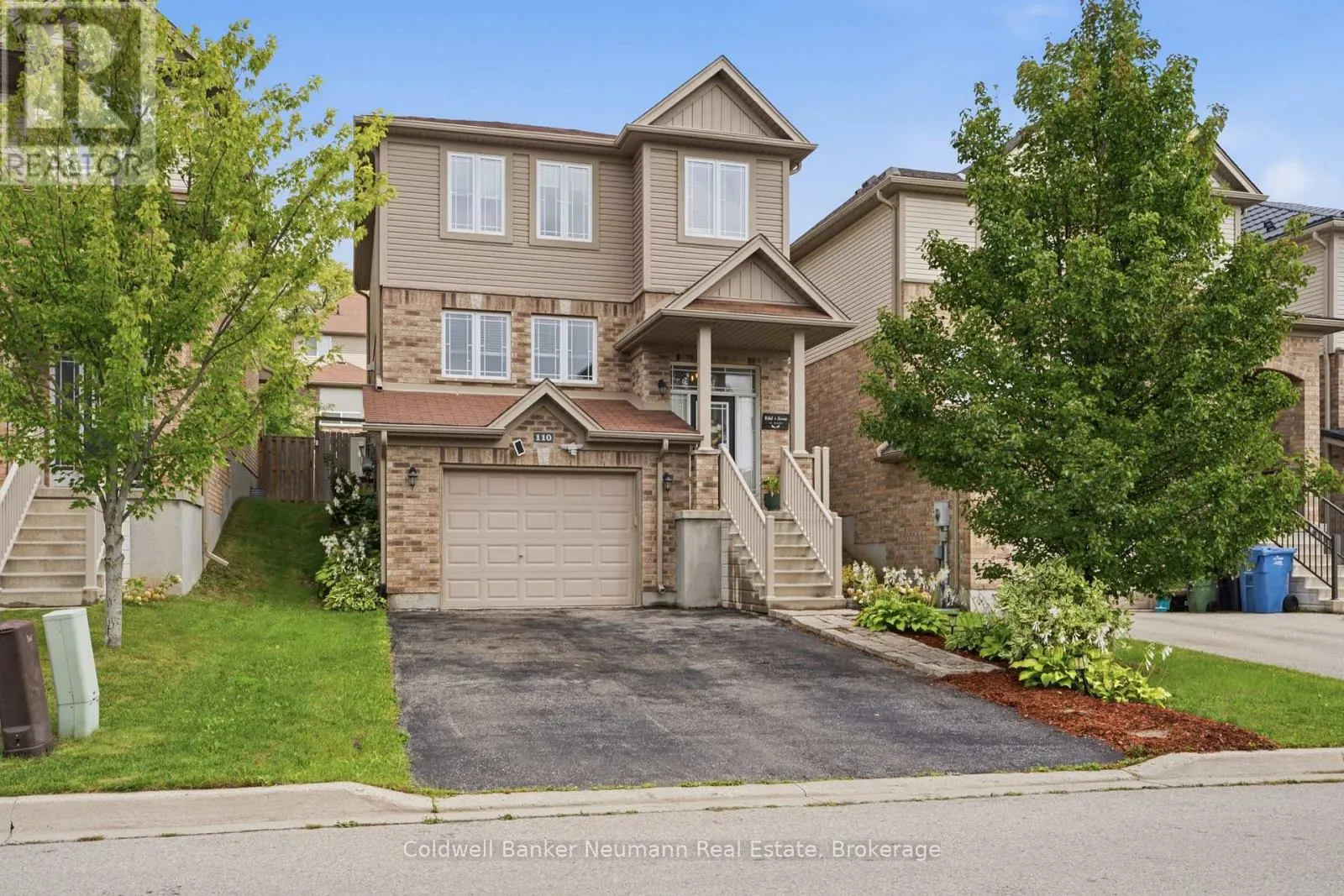 110 OAKES CRESCENT