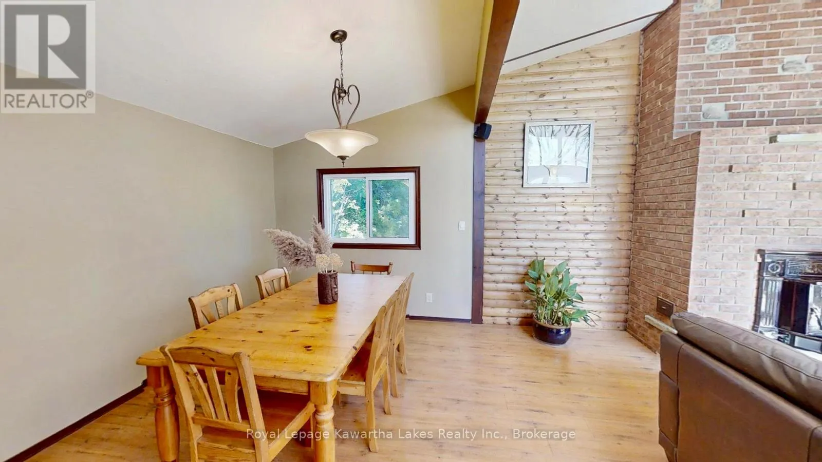 18 LAKEVIEW BOULEVARD
