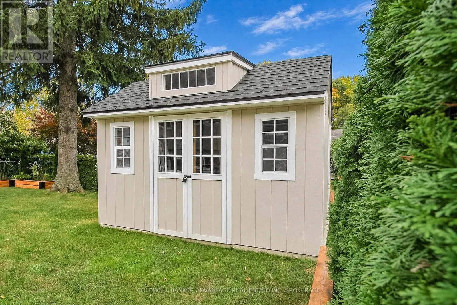 11 FALLINGBROOK DRIVE