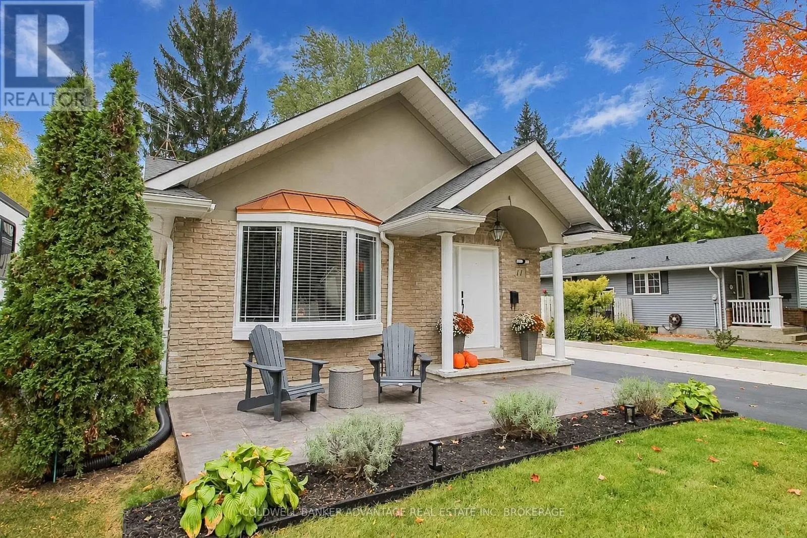 11 FALLINGBROOK DRIVE
