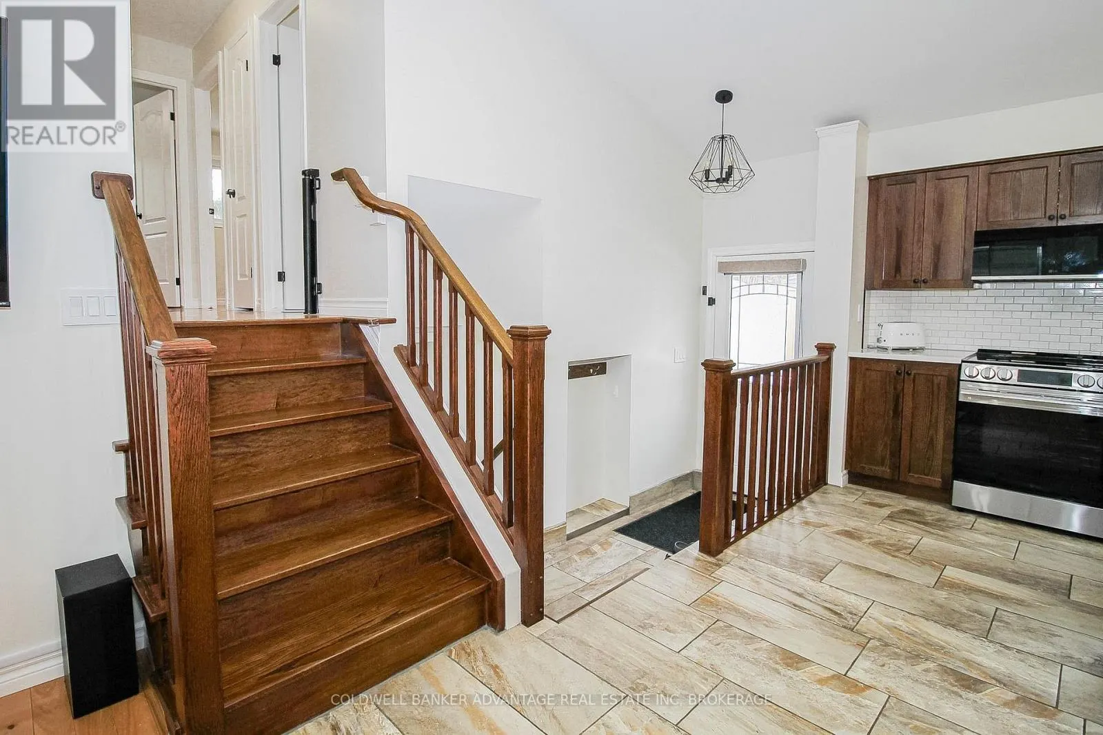 11 FALLINGBROOK DRIVE
