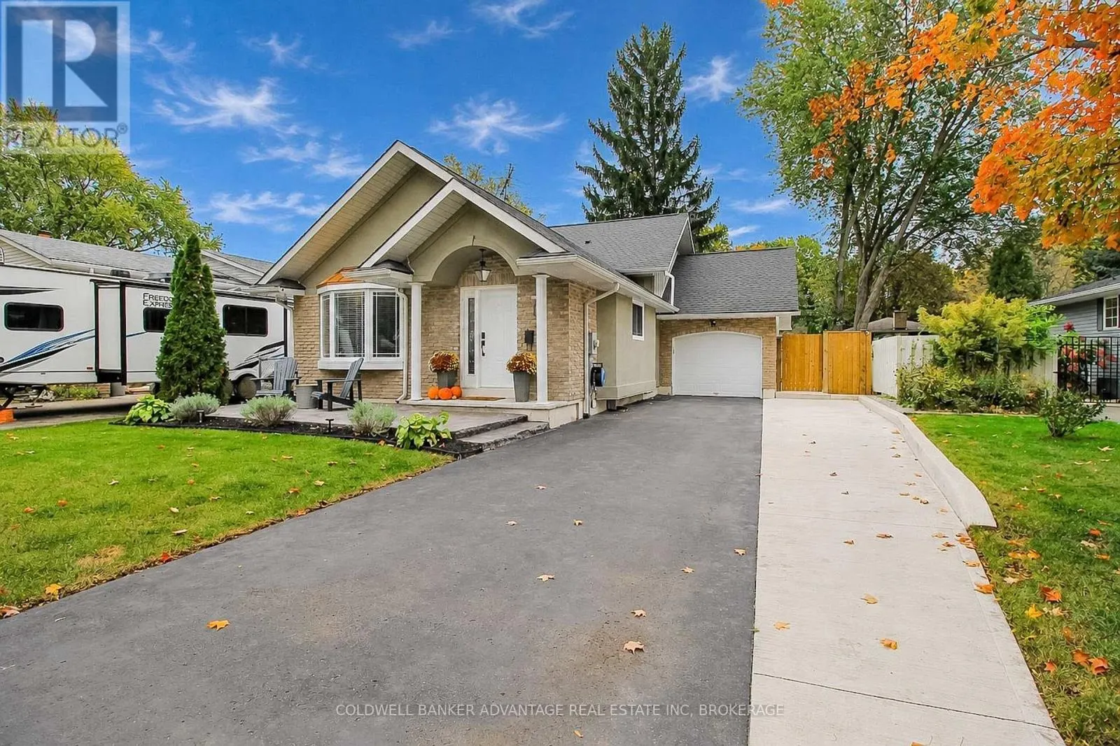 11 FALLINGBROOK DRIVE