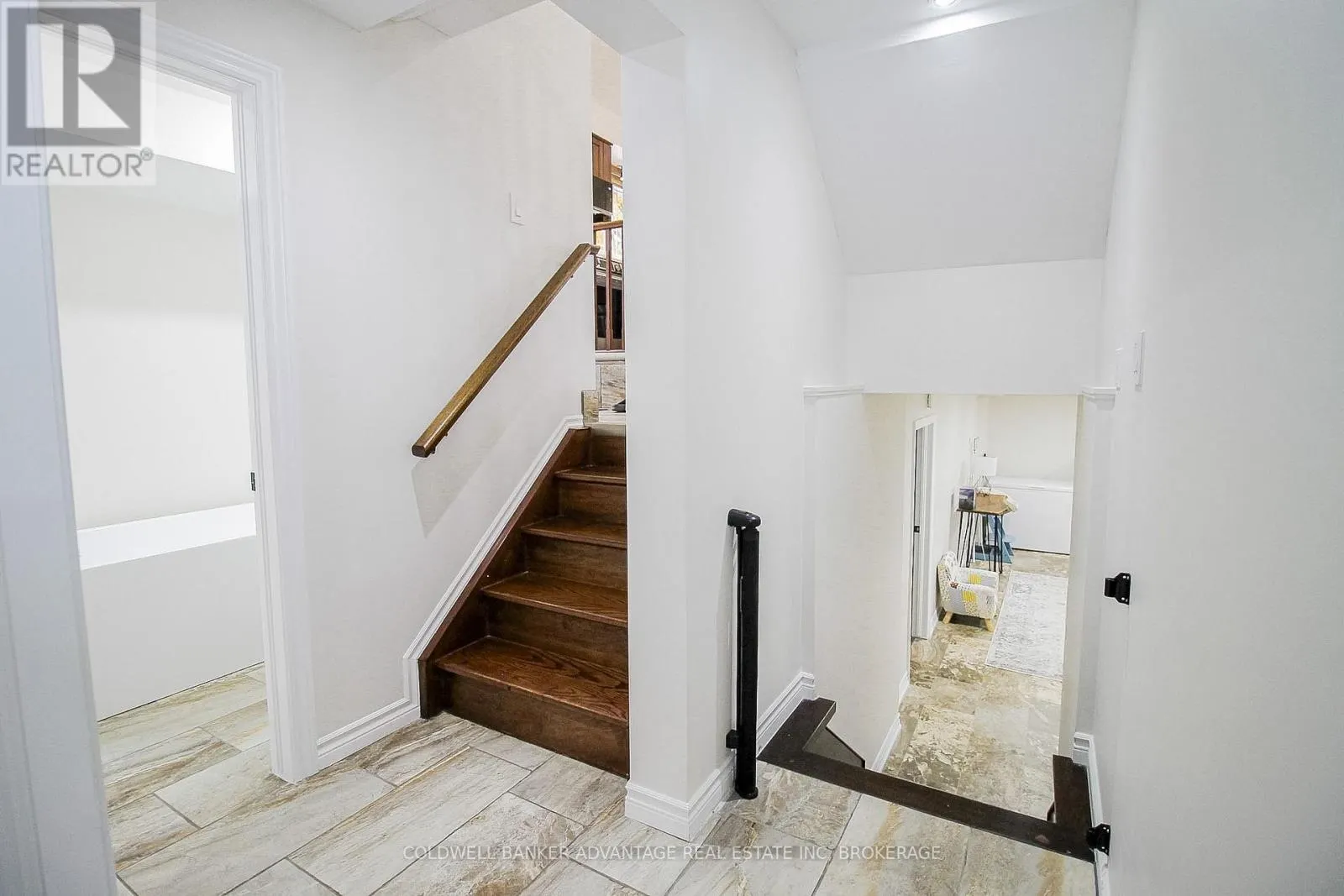 11 FALLINGBROOK DRIVE