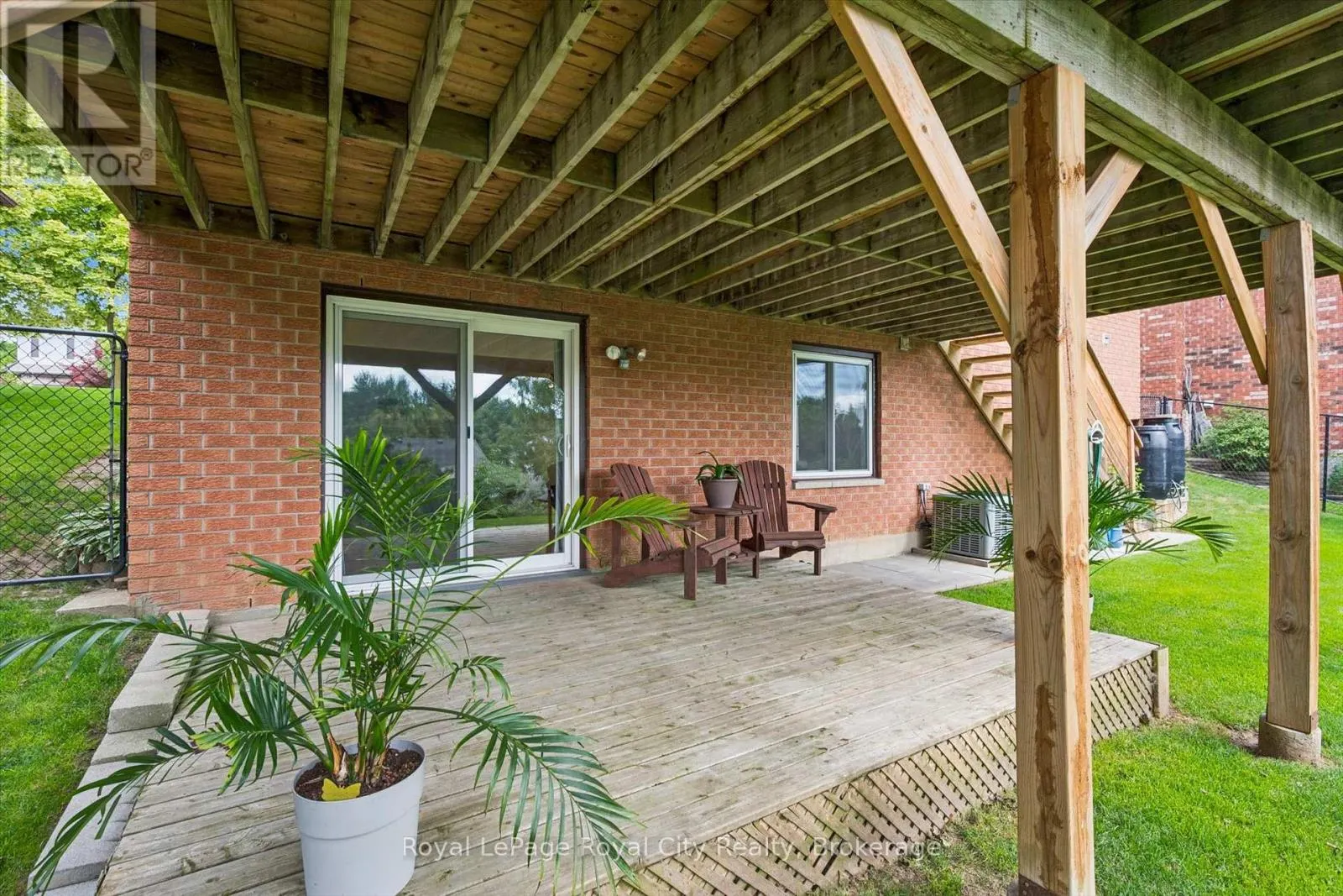 24 GREENWICH DRIVE