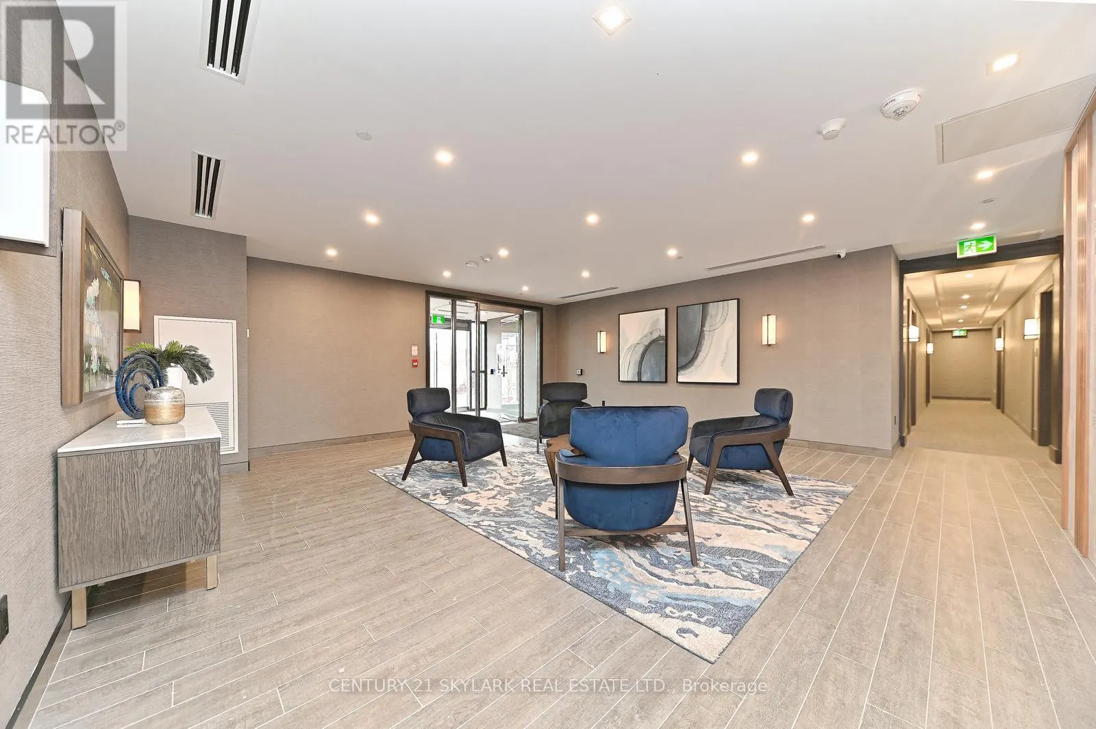 401 - 460 DUNDAS STREET E