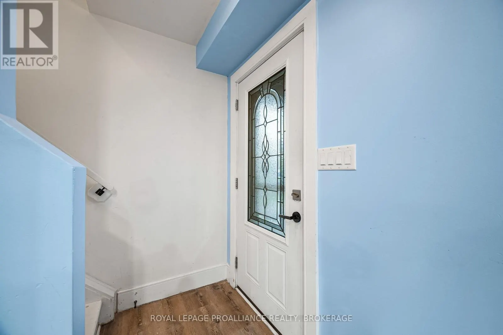 879 BEACONHILL COURT