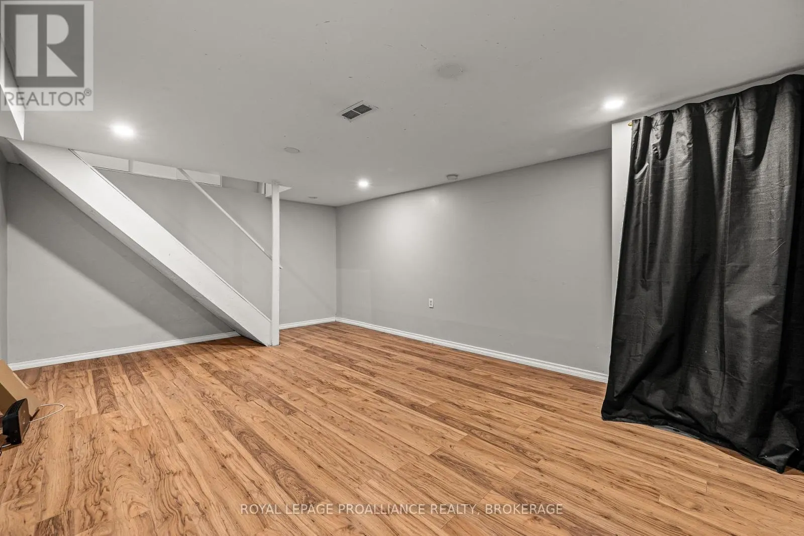 879 BEACONHILL COURT