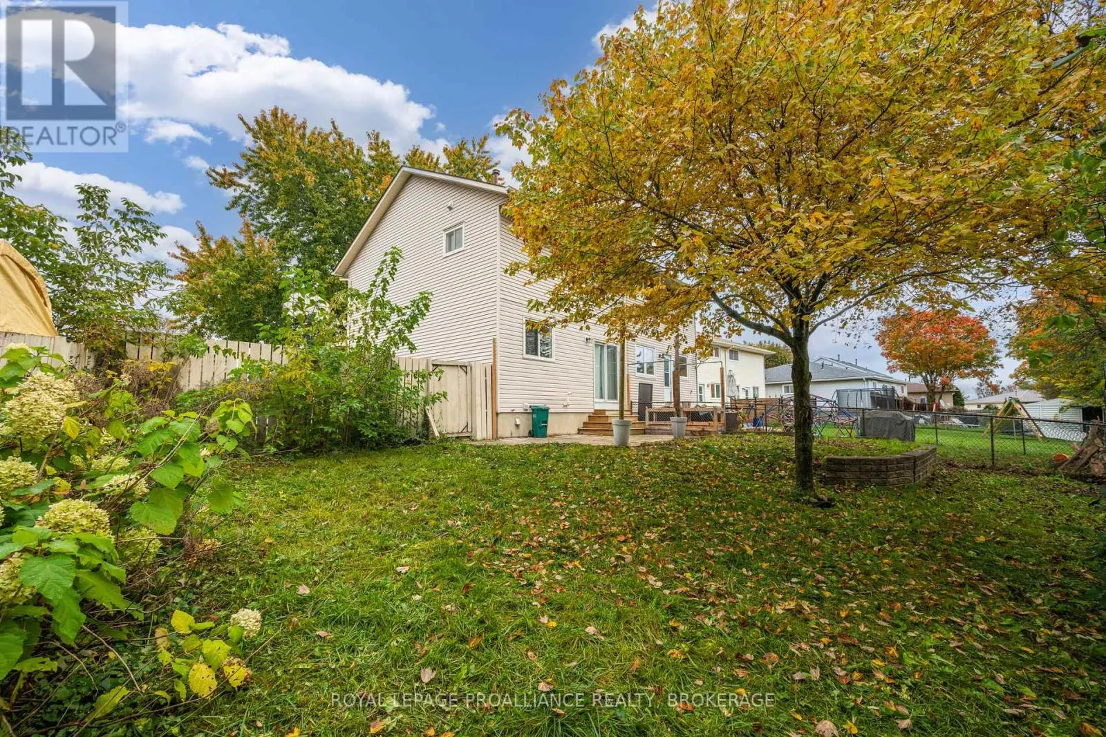 879 BEACONHILL COURT