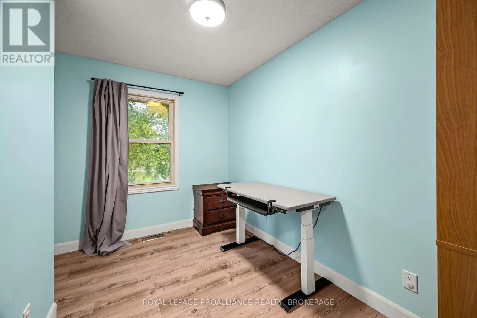879 BEACONHILL COURT