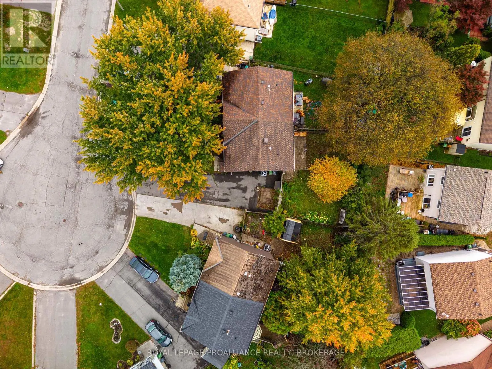879 BEACONHILL COURT
