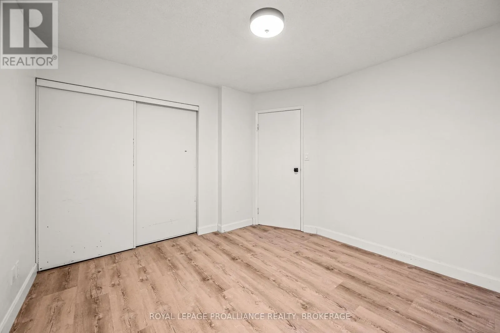 879 BEACONHILL COURT