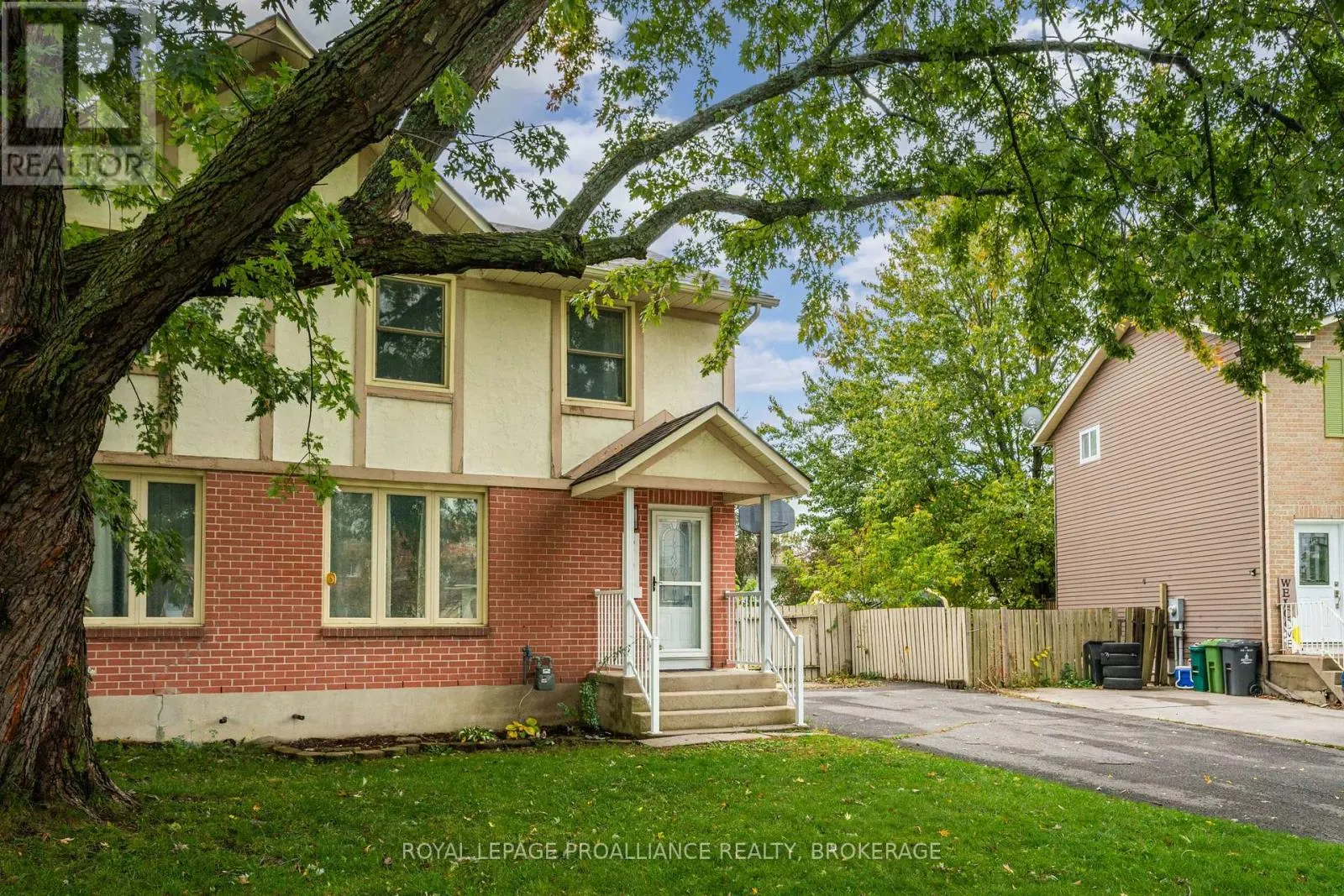 879 BEACONHILL COURT