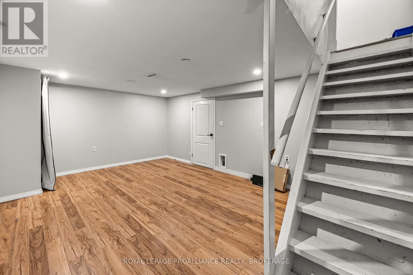 879 BEACONHILL COURT