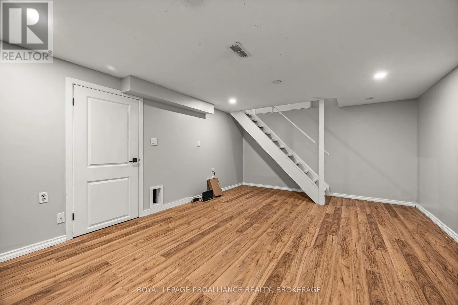 879 BEACONHILL COURT