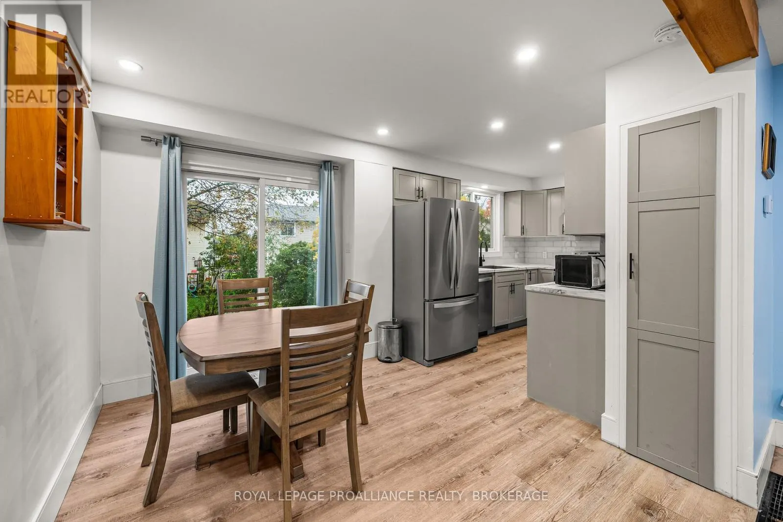 879 BEACONHILL COURT
