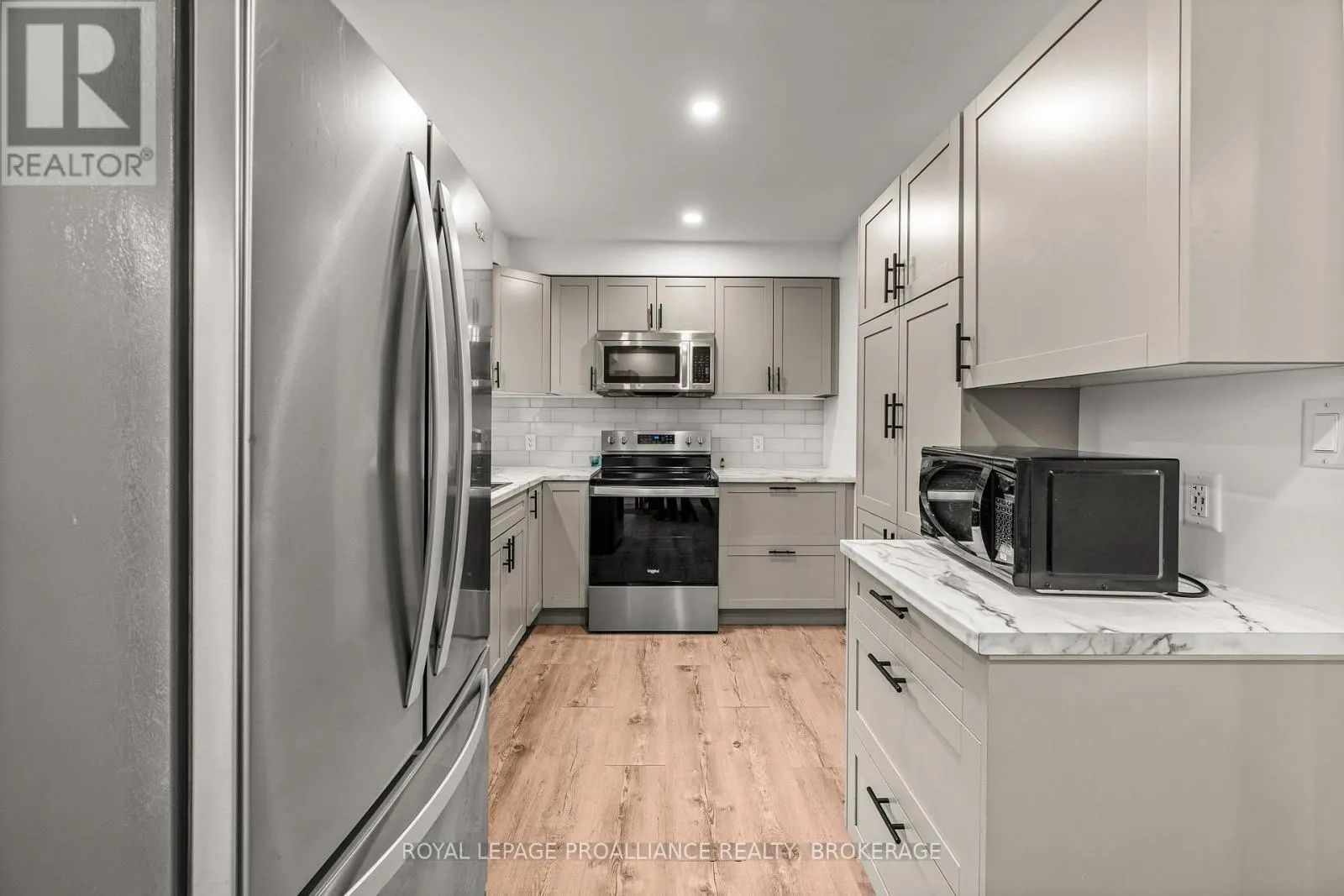 879 BEACONHILL COURT
