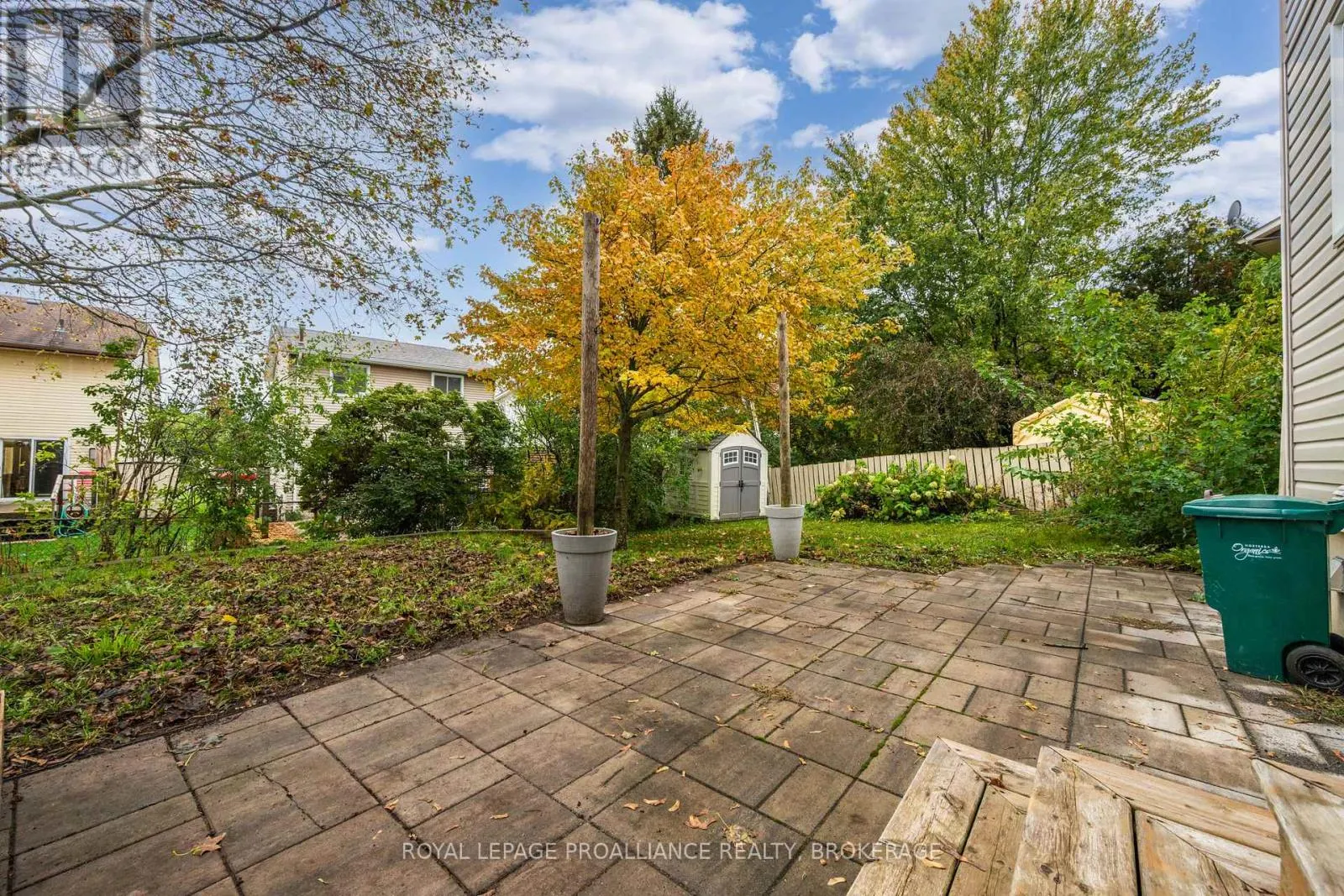 879 BEACONHILL COURT
